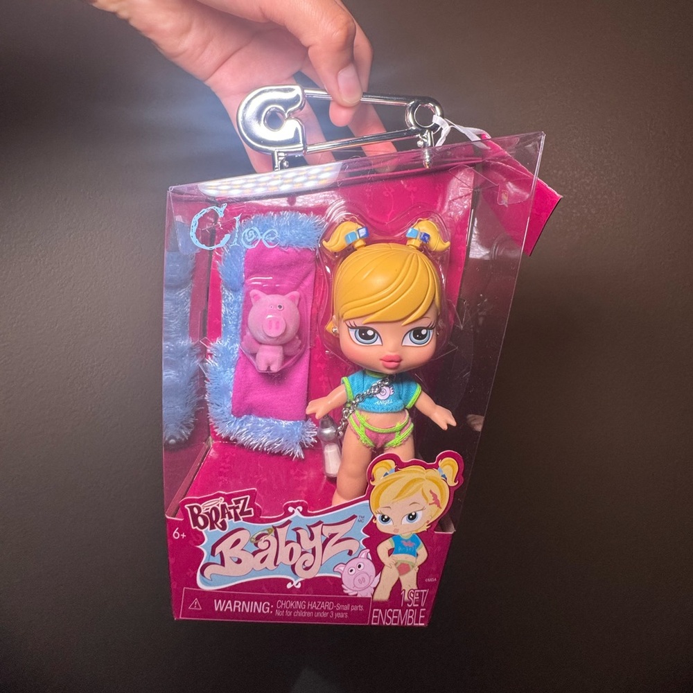 Bratz Babyz Blonde Cloe Mini Doll in Pink Blue Outfit